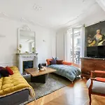 Parisian Authentique Appartement