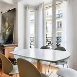 Parisian Authentique Appartement